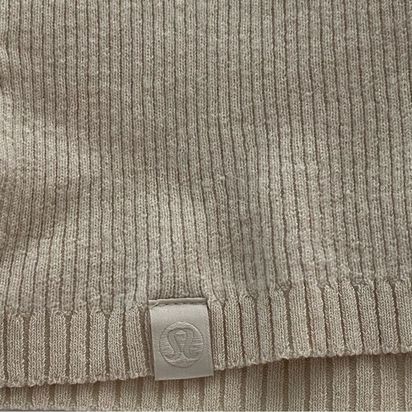 Lululemon Natural Ivory Merino Wool Mockneck Light Sweater Long Sleeve size M - Picture 13 of 16